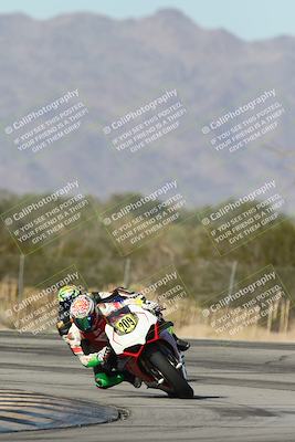 media/Dec-01-2025-Moto Forza (Mon) [[2daa91e15f]]/1-Advanced Group/Session 3 (Turn 3)/